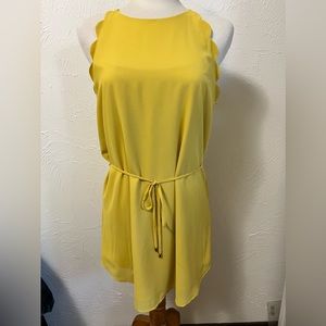Beautiful Mustard Scalloped Dress w/Belt Sz L